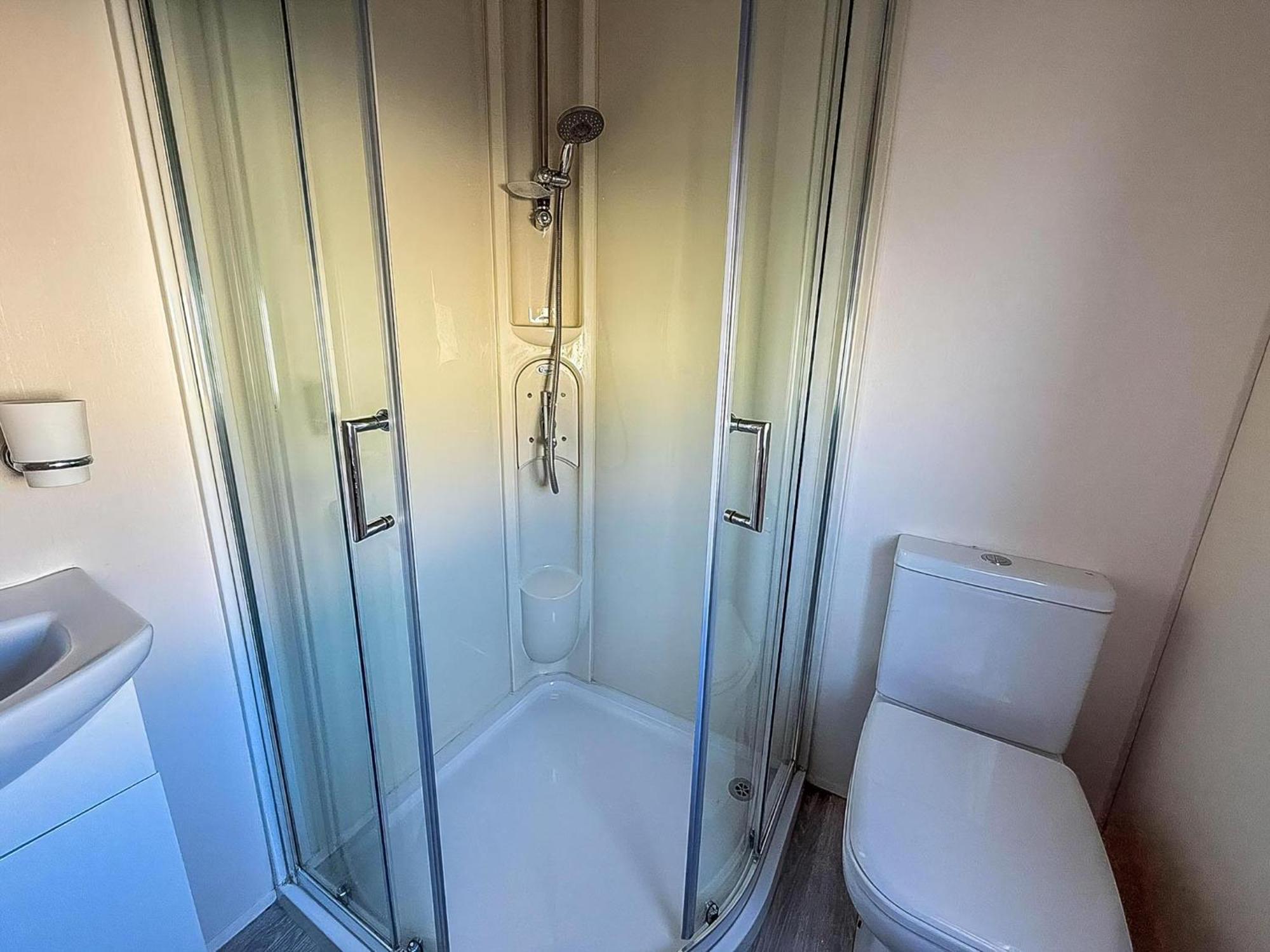 Luxury Lodge At Suffolk Sands Holiday Park Ref 45009Mv Felixstowe Dış mekan fotoğraf